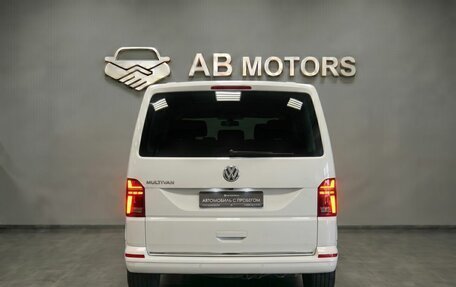 Volkswagen Multivan T6 рестайлинг, 2020 год, 5 350 000 рублей, 4 фотография