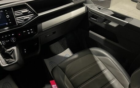 Volkswagen Multivan T6 рестайлинг, 2020 год, 5 350 000 рублей, 20 фотография