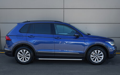 Volkswagen Tiguan II, 2021 год, 2 898 000 рублей, 4 фотография
