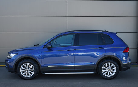 Volkswagen Tiguan II, 2021 год, 2 898 000 рублей, 8 фотография