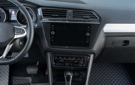 Volkswagen Tiguan II, 2021 год, 2 898 000 рублей, 14 фотография