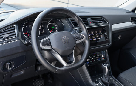 Volkswagen Tiguan II, 2021 год, 2 898 000 рублей, 16 фотография