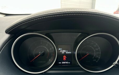 Mitsubishi Outlander III рестайлинг 3, 2011 год, 965 000 рублей, 13 фотография