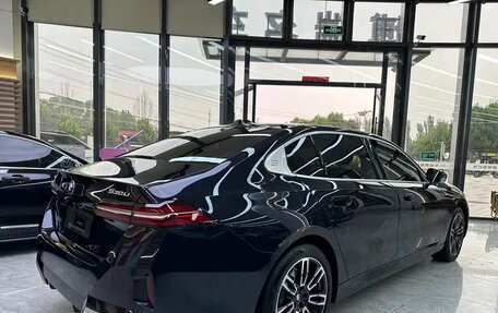 BMW 5 серия, 2025 год, 7 250 000 рублей, 6 фотография