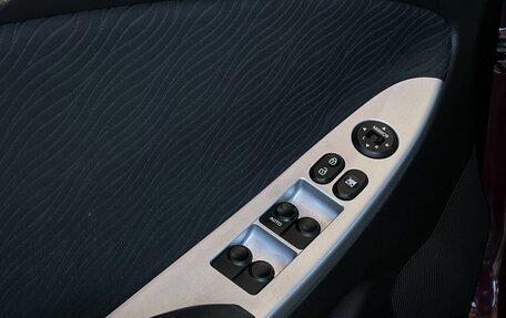 Hyundai Solaris II рестайлинг, 2012 год, 630 000 рублей, 18 фотография