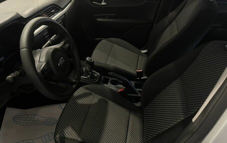 KIA Rio IV, 2018 год, 895 000 рублей, 7 фотография