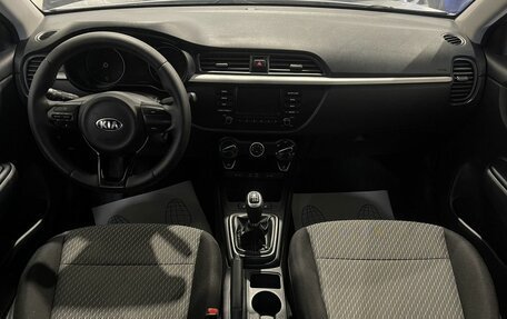 KIA Rio IV, 2018 год, 895 000 рублей, 8 фотография