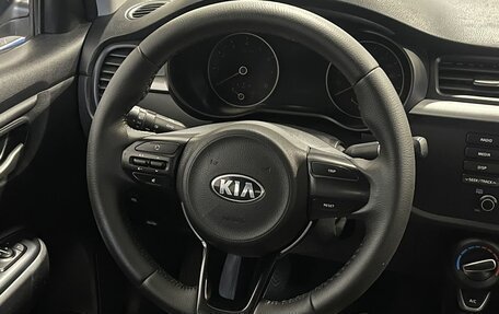 KIA Rio IV, 2018 год, 895 000 рублей, 10 фотография