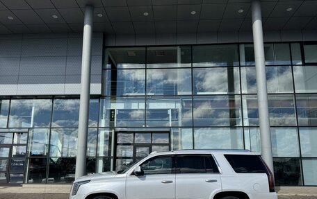 Cadillac Escalade IV, 2020 год, 4 300 000 рублей, 2 фотография