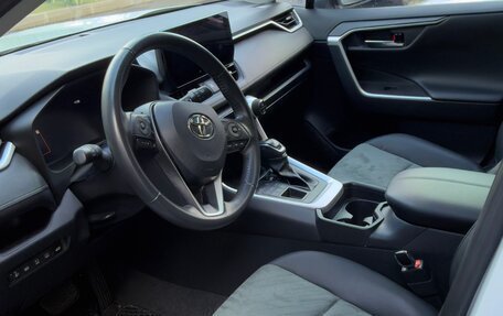 Toyota RAV4, 2024 год, 3 550 000 рублей, 9 фотография