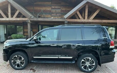 Toyota Land Cruiser 200, 2021 год, 9 700 000 рублей, 7 фотография