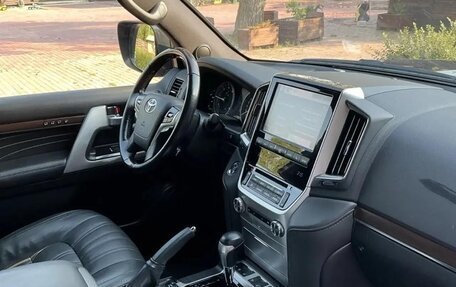 Toyota Land Cruiser 200, 2021 год, 9 700 000 рублей, 10 фотография