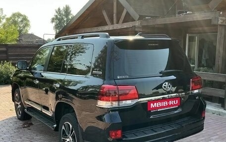 Toyota Land Cruiser 200, 2021 год, 9 700 000 рублей, 5 фотография