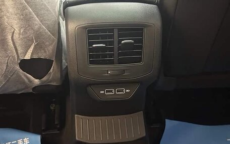 Volkswagen T-Roc I, 2025 год, 2 630 000 рублей, 24 фотография