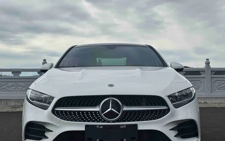 Mercedes-Benz A-Класс, 2022 год, 2 100 000 рублей, 2 фотография