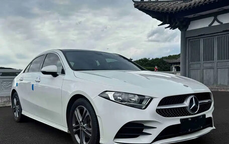 Mercedes-Benz A-Класс, 2022 год, 2 100 000 рублей, 3 фотография