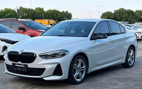 BMW 1 серия, 2022 год, 1 900 000 рублей, 2 фотография