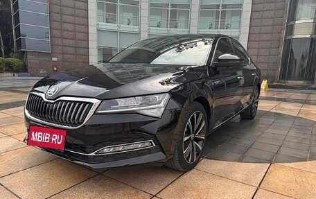 Skoda Superb III рестайлинг, 2023 год, 2 660 000 рублей, 1 фотография