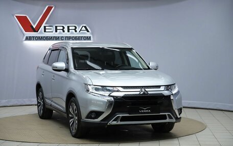 Mitsubishi Outlander III рестайлинг 3, 2019 год, 2 170 000 рублей, 3 фотография