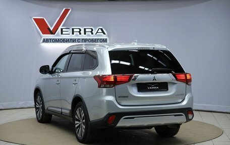 Mitsubishi Outlander III рестайлинг 3, 2019 год, 2 170 000 рублей, 7 фотография