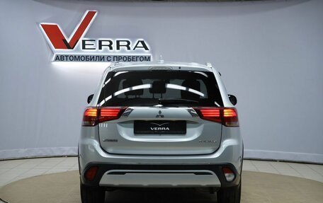 Mitsubishi Outlander III рестайлинг 3, 2019 год, 2 170 000 рублей, 6 фотография