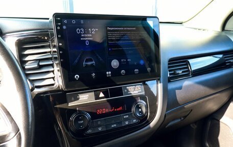 Mitsubishi Outlander III рестайлинг 3, 2019 год, 2 049 000 рублей, 11 фотография