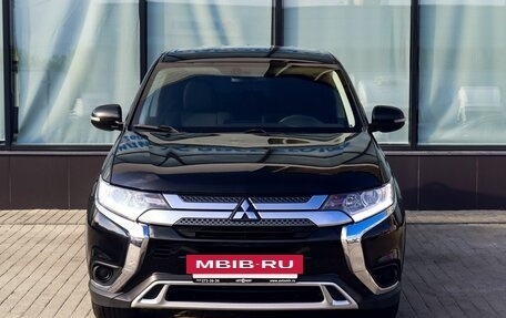 Mitsubishi Outlander III рестайлинг 3, 2019 год, 2 049 000 рублей, 8 фотография