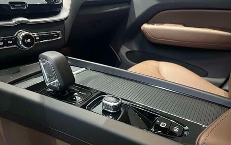 Volvo XC60 II, 2025 год, 4 600 000 рублей, 17 фотография
