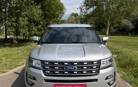 Ford Explorer VI, 2017 год, 2 680 000 рублей, 2 фотография