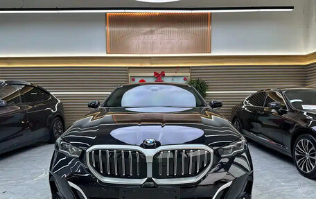 BMW 5 серия, 2025 год, 6 990 000 рублей, 2 фотография