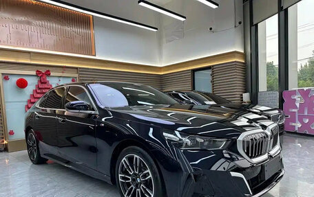 BMW 5 серия, 2025 год, 6 990 000 рублей, 3 фотография