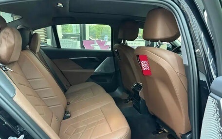 BMW 5 серия, 2025 год, 6 990 000 рублей, 16 фотография