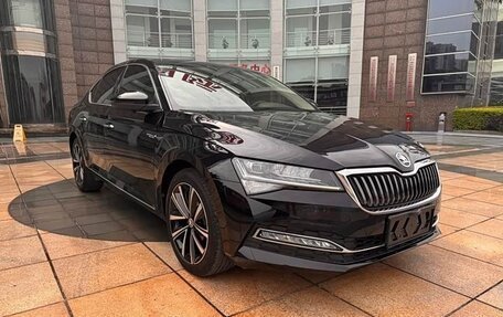 Skoda Superb III рестайлинг, 2023 год, 2 660 000 рублей, 3 фотография