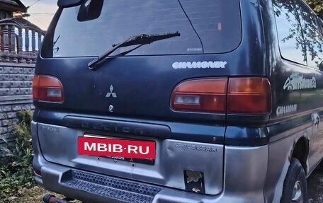 Mitsubishi Delica IV, 1996 год, 550 000 рублей, 4 фотография
