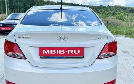 Hyundai Solaris II рестайлинг, 2015 год, 1 100 000 рублей, 3 фотография
