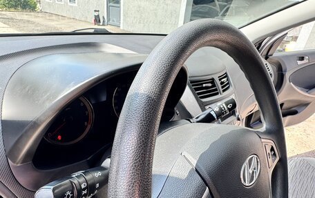 Hyundai Solaris II рестайлинг, 2015 год, 1 100 000 рублей, 20 фотография
