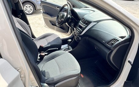 Hyundai Solaris II рестайлинг, 2015 год, 1 100 000 рублей, 18 фотография