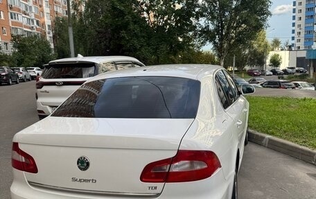 Skoda Superb III рестайлинг, 2012 год, 995 000 рублей, 3 фотография