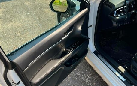 Toyota Camry, 2019 год, 2 750 000 рублей, 5 фотография