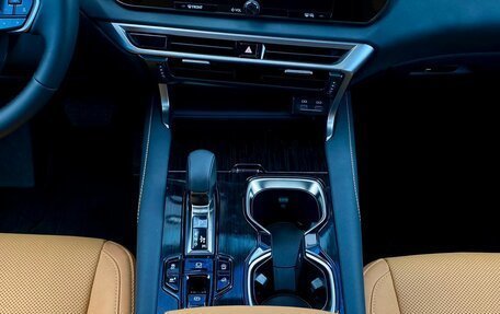 Lexus RX IV рестайлинг, 2025 год, 8 990 000 рублей, 26 фотография