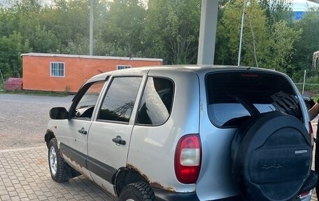 Chevrolet Niva I рестайлинг, 2003 год, 135 000 рублей, 1 фотография
