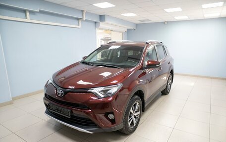 Toyota RAV4, 2018 год, 2 549 000 рублей, 2 фотография