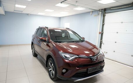 Toyota RAV4, 2018 год, 2 549 000 рублей, 4 фотография
