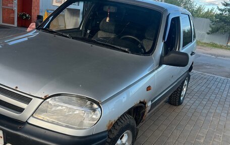 Chevrolet Niva I рестайлинг, 2003 год, 135 000 рублей, 2 фотография