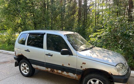 Chevrolet Niva I рестайлинг, 2003 год, 135 000 рублей, 3 фотография