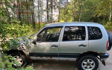 Chevrolet Niva I рестайлинг, 2003 год, 135 000 рублей, 4 фотография
