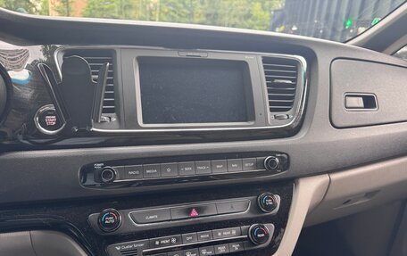 KIA Carnival III, 2019 год, 2 800 000 рублей, 15 фотография