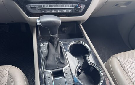 KIA Carnival III, 2019 год, 2 800 000 рублей, 16 фотография