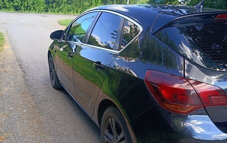 Opel Astra J, 2010 год, 800 000 рублей, 3 фотография