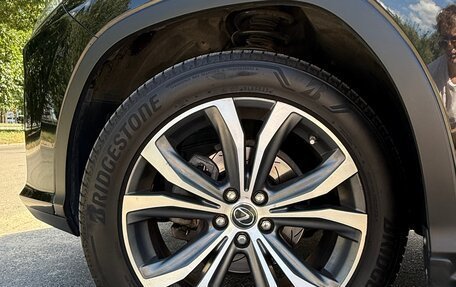 Lexus RX IV рестайлинг, 2018 год, 3 200 000 рублей, 5 фотография